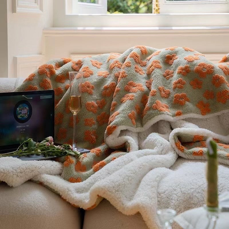 Soft Fluffy Sherpa Fleece Blanket With Elegant Flower