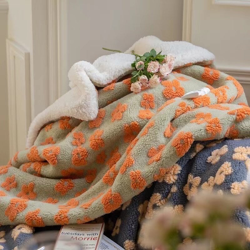 Soft Fluffy Sherpa Fleece Blanket With Elegant Flower